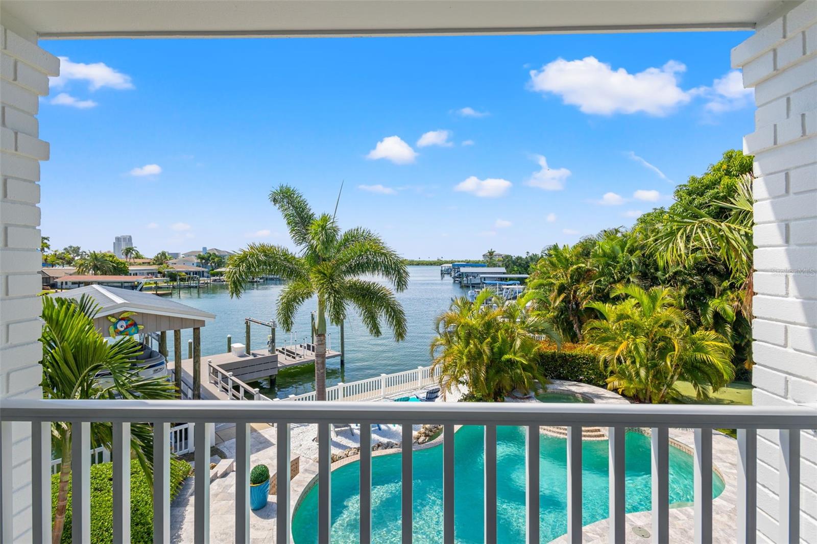 Image 16 of 40 For 511 Windward Passage