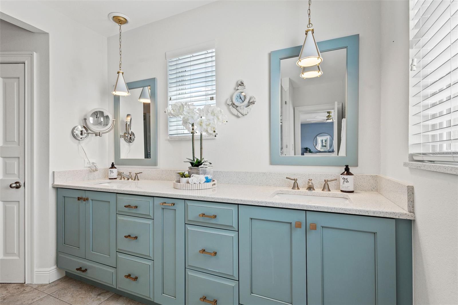 Image 18 of 40 For 511 Windward Passage