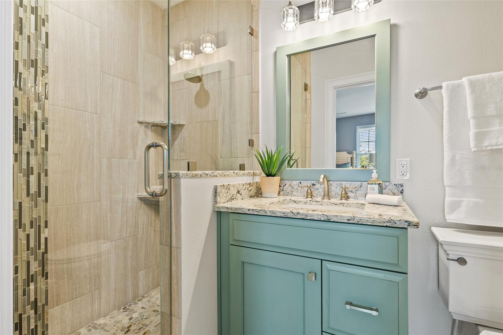 Image 26 of 40 For 511 Windward Passage