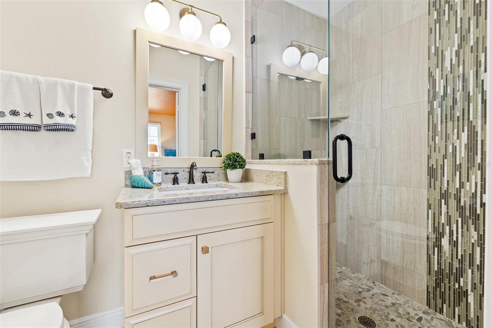 Image 28 of 40 For 511 Windward Passage