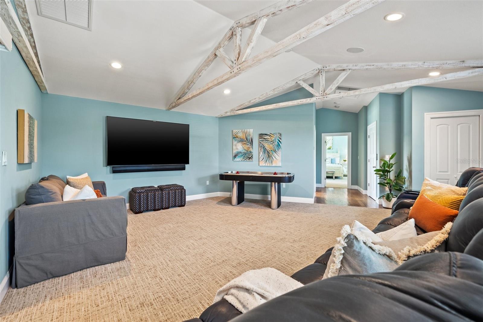 Image 29 of 40 For 511 Windward Passage