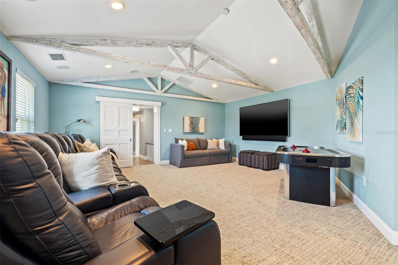 Image 30 of 40 For 511 Windward Passage