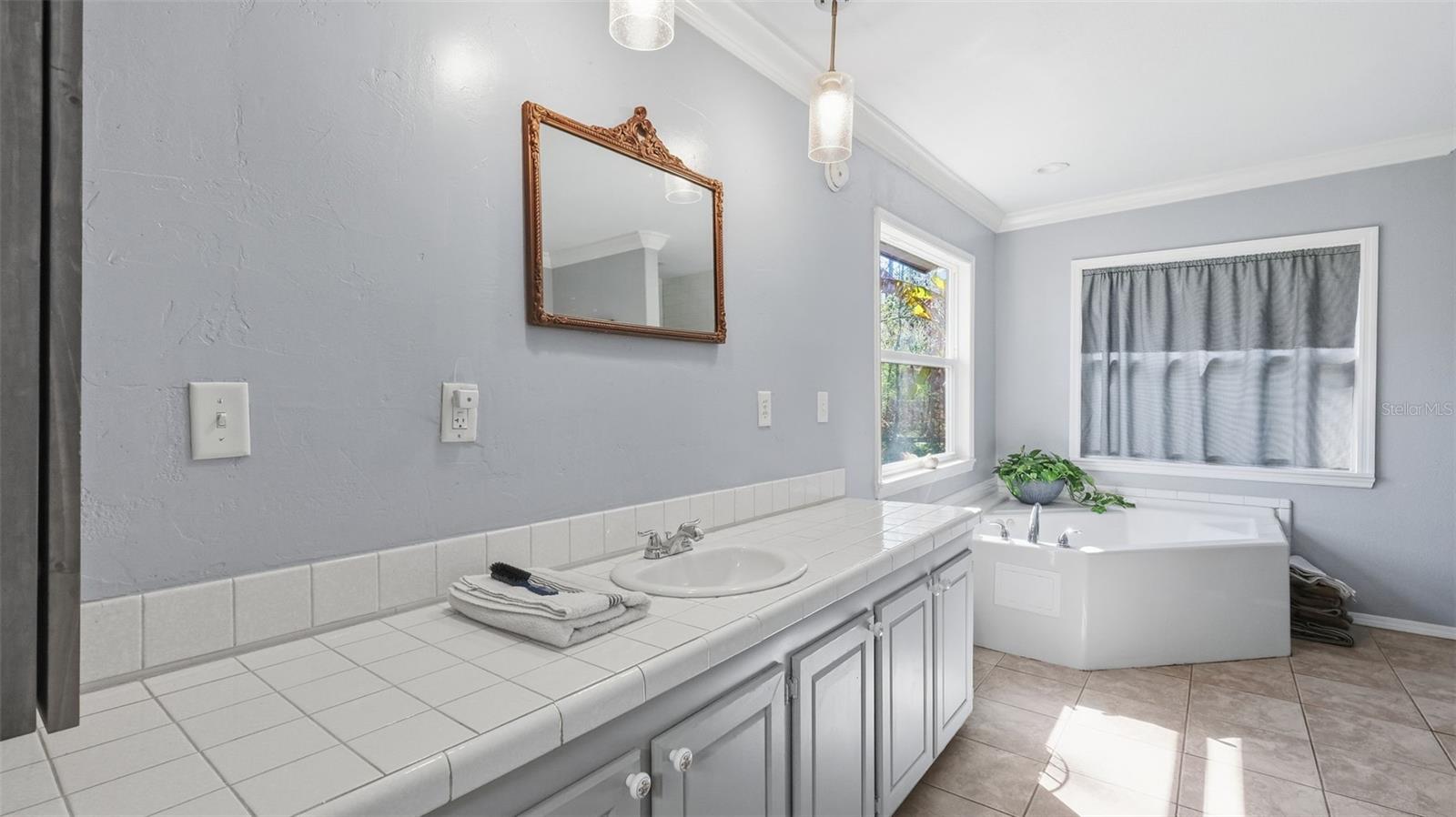 Image 13 of 74 For 10565 Bessemer Street