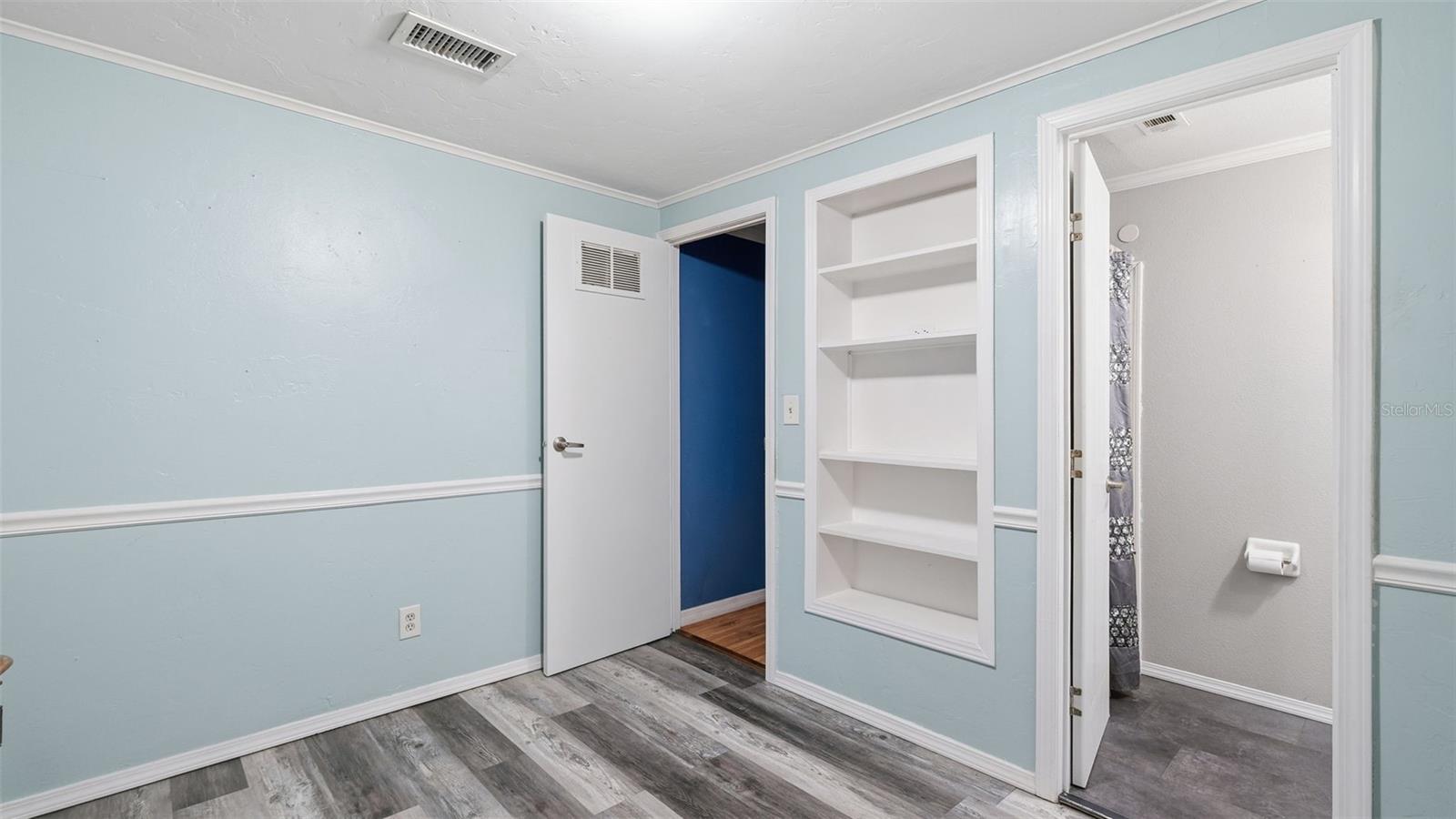 Image 17 of 74 For 10565 Bessemer Street