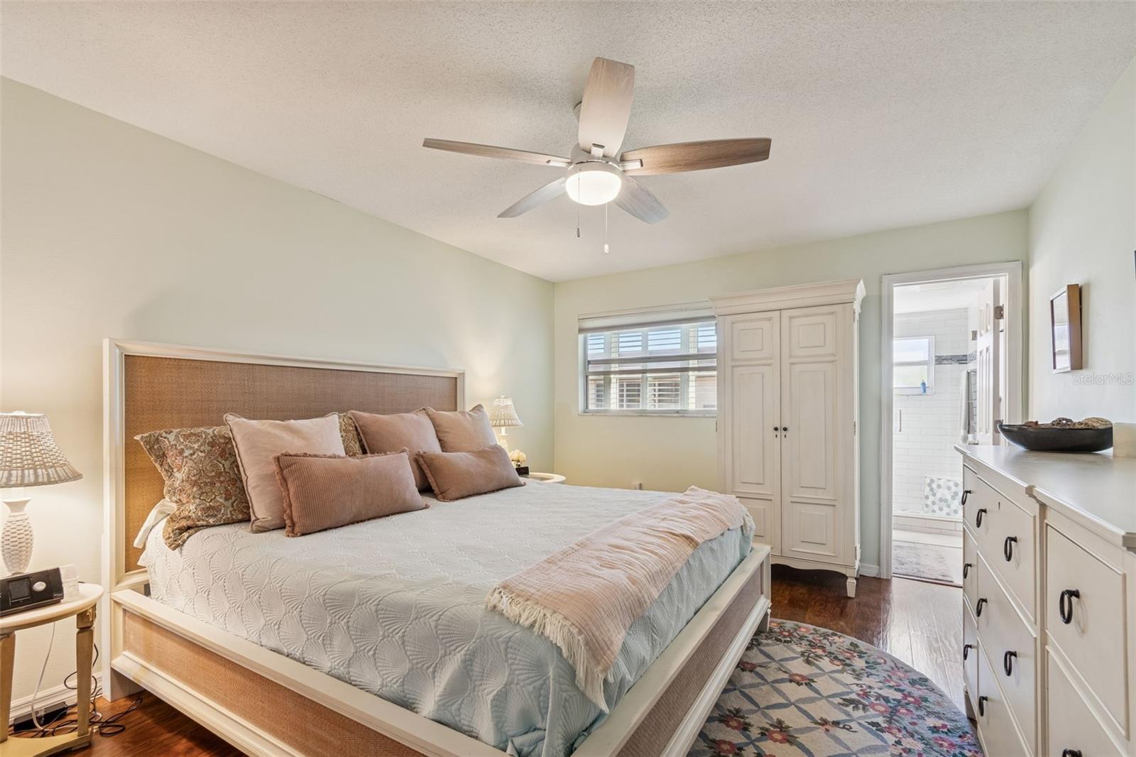 Image 29 of 54 For 5840 30th Avenue S 314