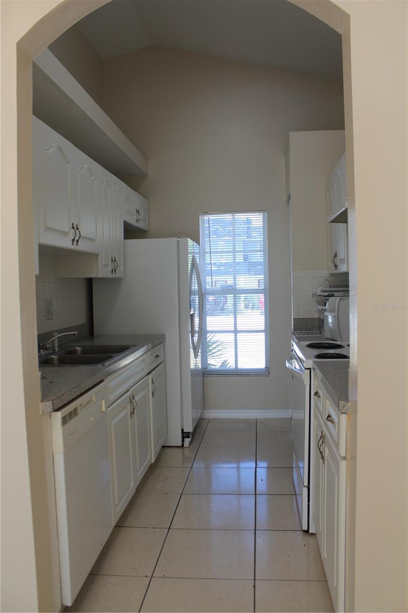 Image 4 of 17 For 8713 Tangerine Place