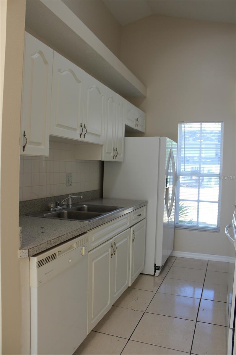 Image 5 of 17 For 8713 Tangerine Place