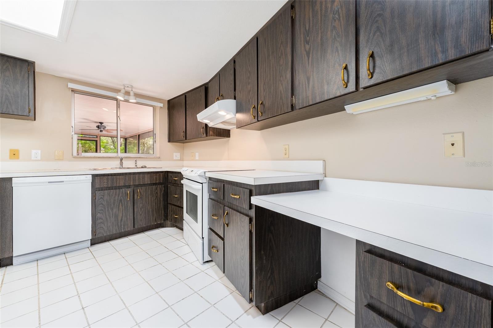 Image 14 of 23 For 905 Stanberry Drive