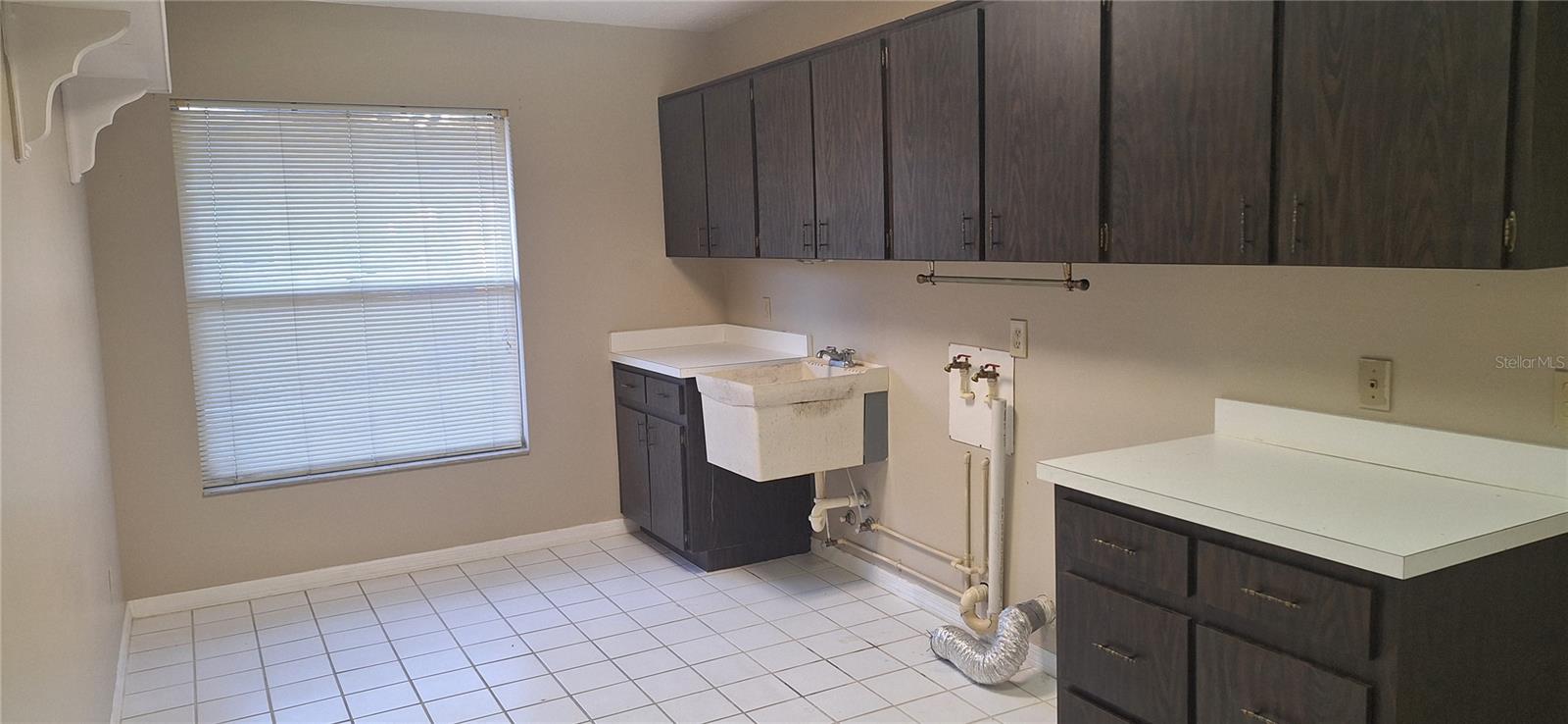 Image 17 of 23 For 905 Stanberry Drive