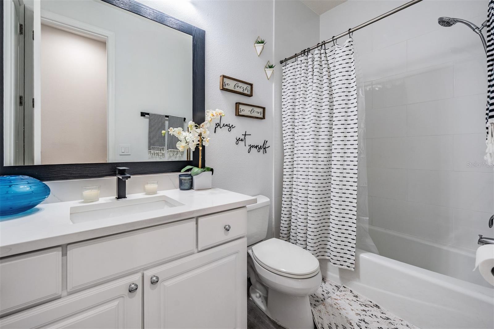 Image 17 of 25 For 3210 Horatio Street 9