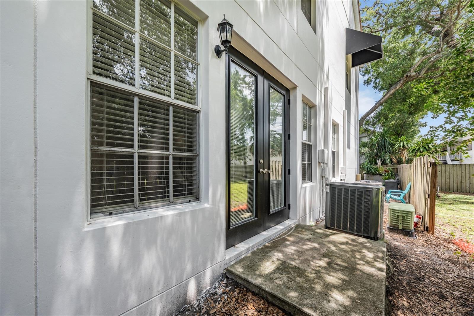 Image 19 of 25 For 3210 Horatio Street 9