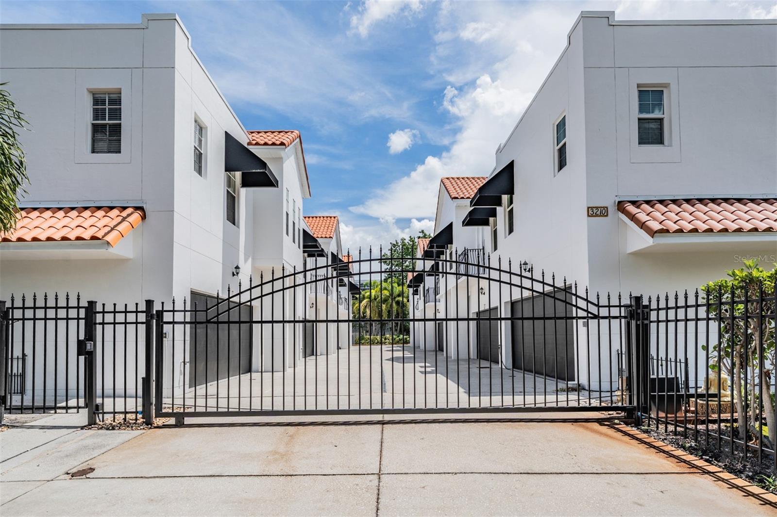 Image 24 of 25 For 3210 Horatio Street 9