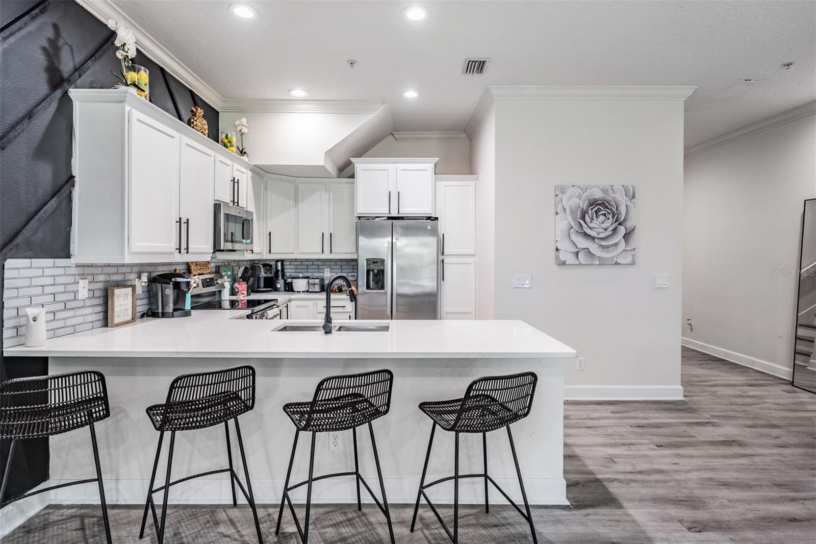 Image 3 of 25 For 3210 Horatio Street 9