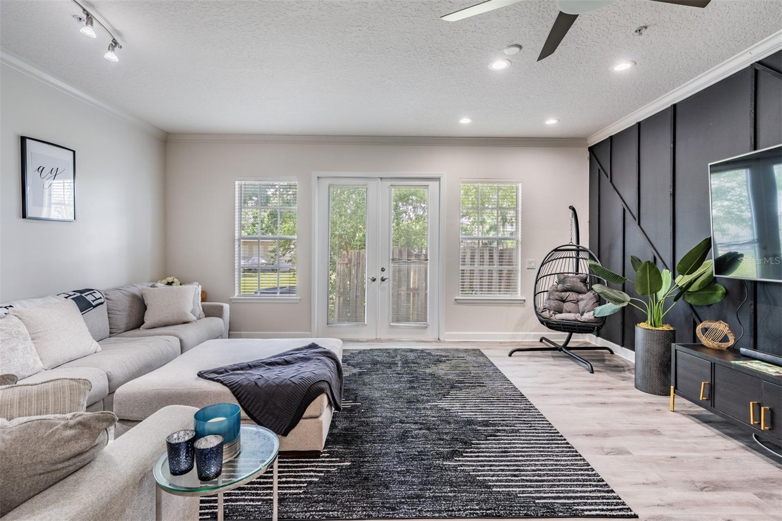 Image 5 of 25 For 3210 Horatio Street 9