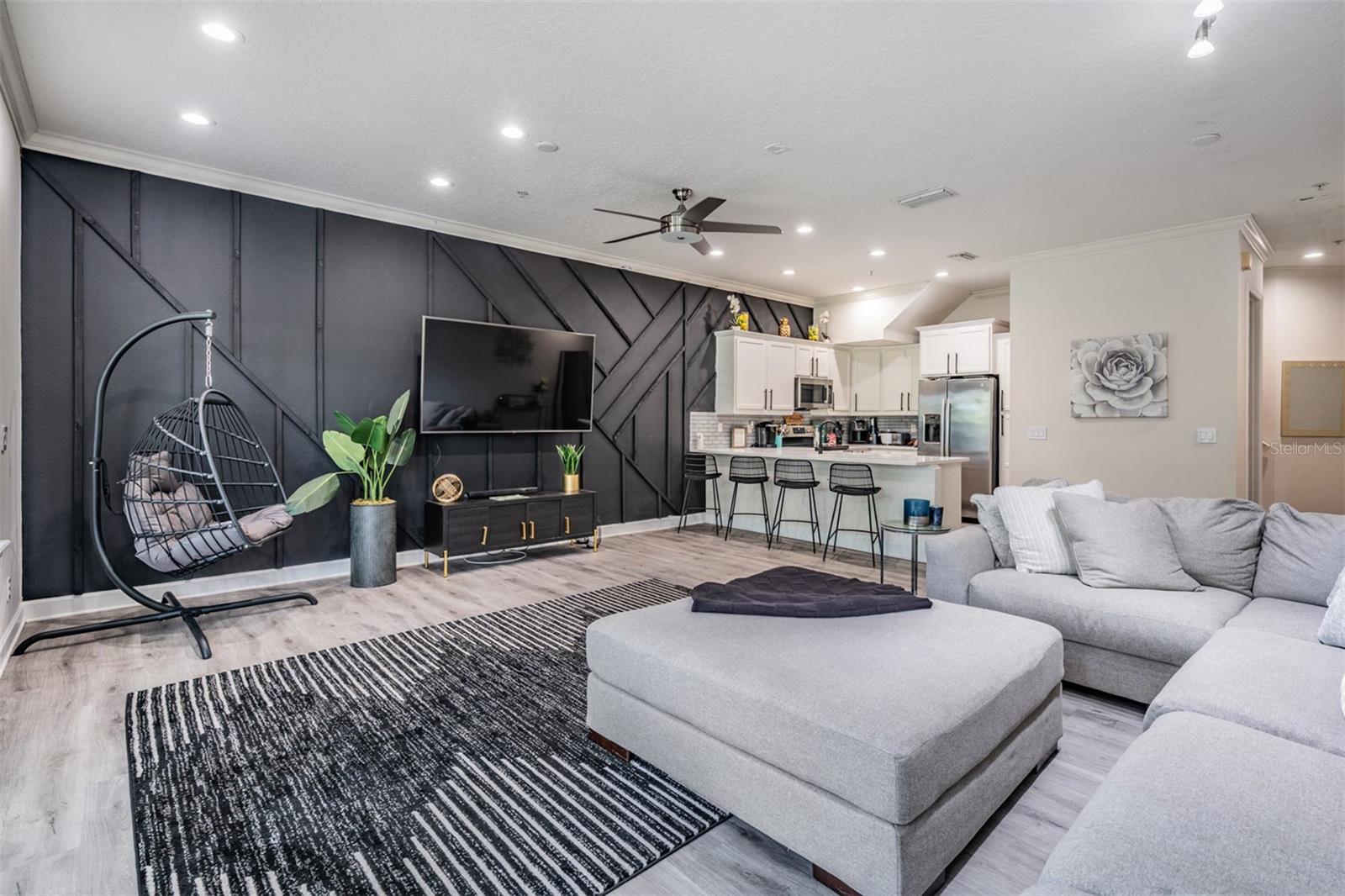 Image 6 of 25 For 3210 Horatio Street 9