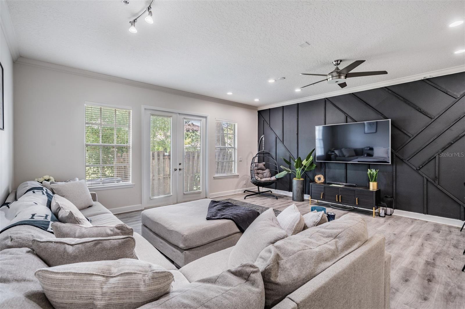 Image 8 of 25 For 3210 Horatio Street 9