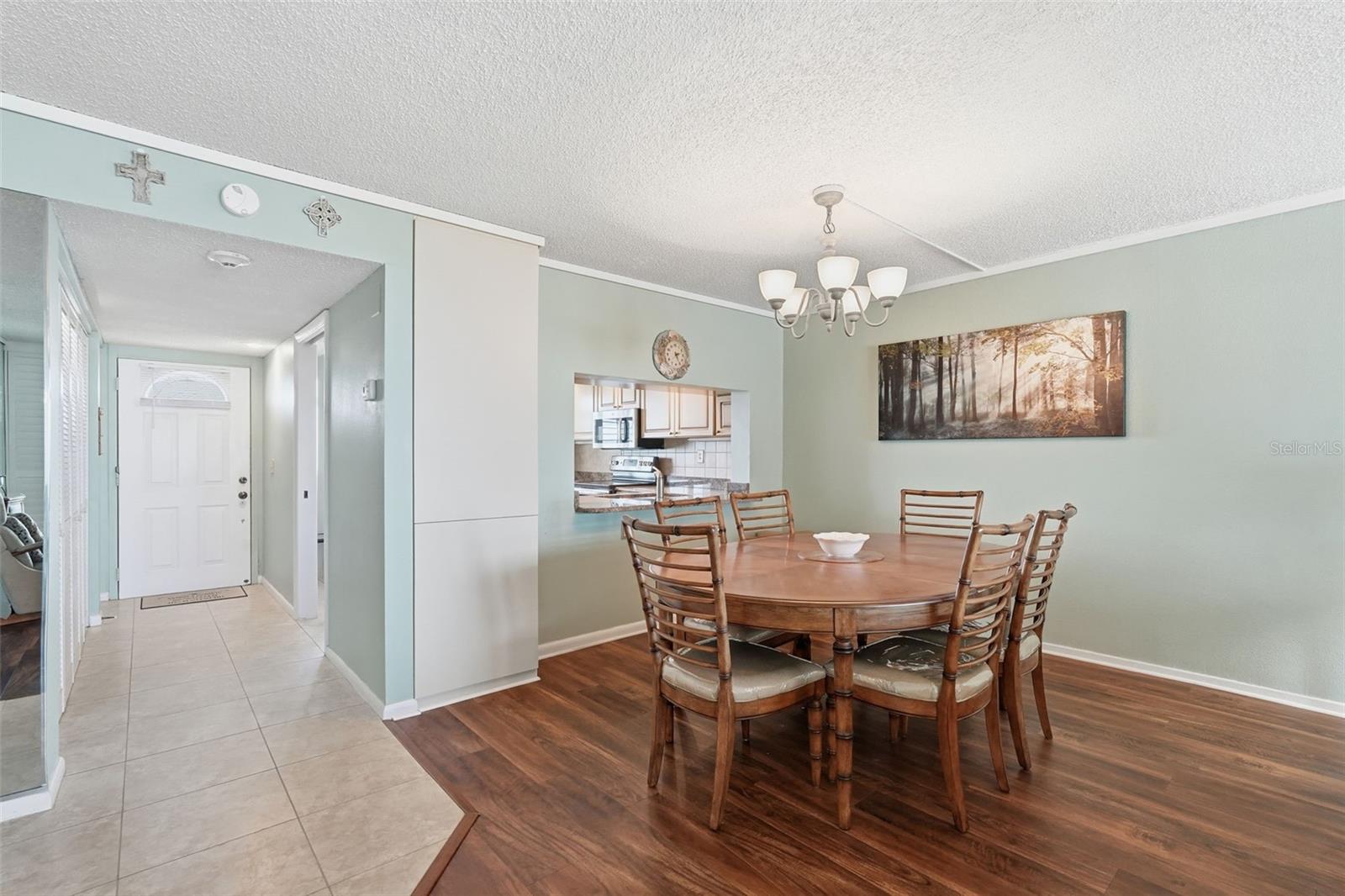 Listing photo id 15 for 1581 Gulf Boulevard 403n