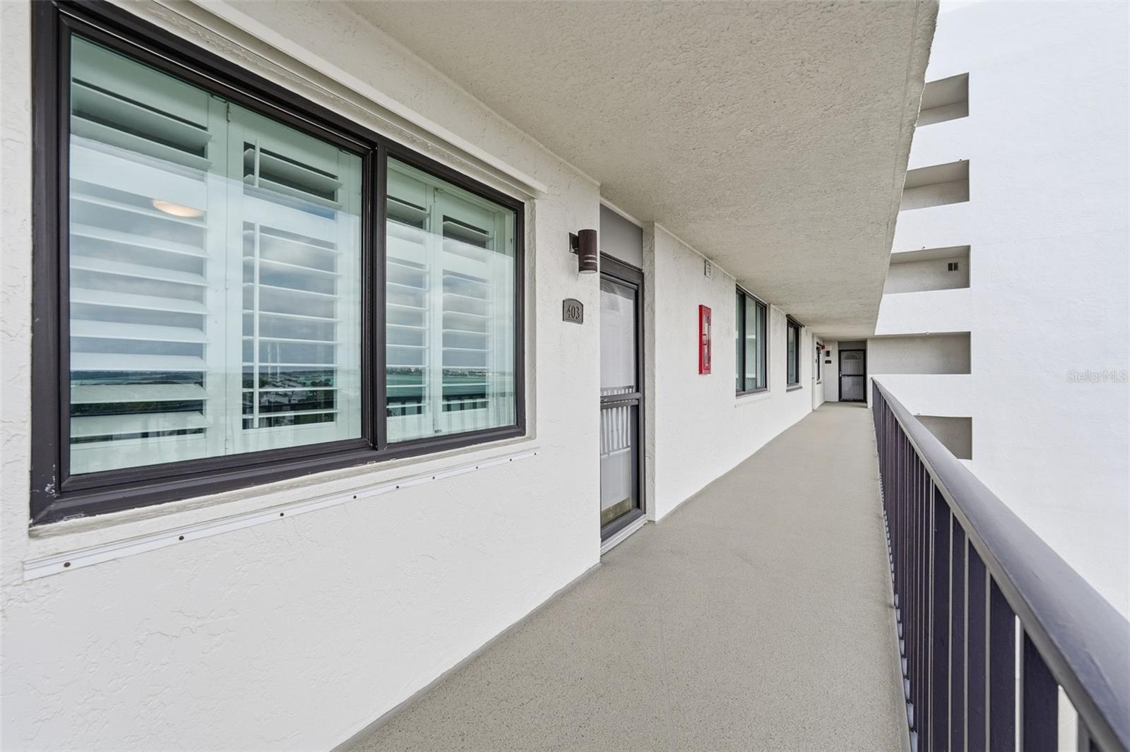 Listing photo id 26 for 1581 Gulf Boulevard 403n