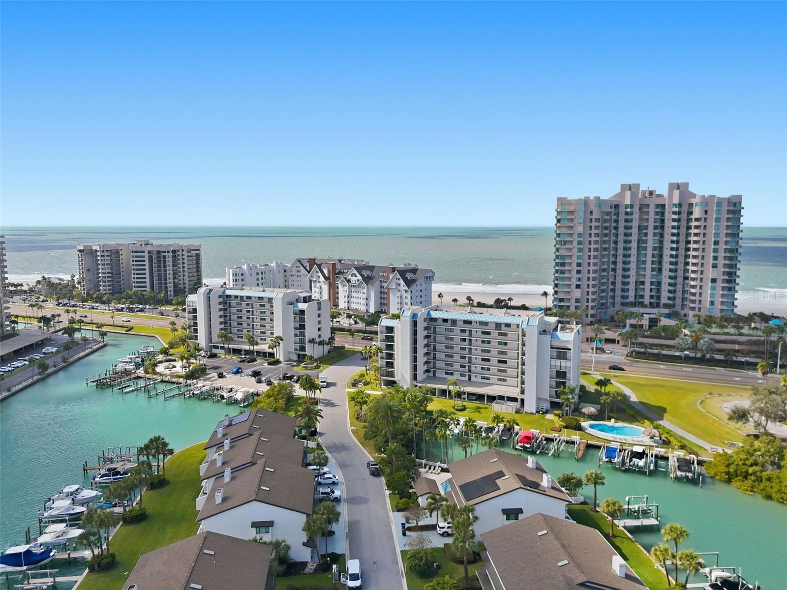 Listing photo id 38 for 1581 Gulf Boulevard 403n