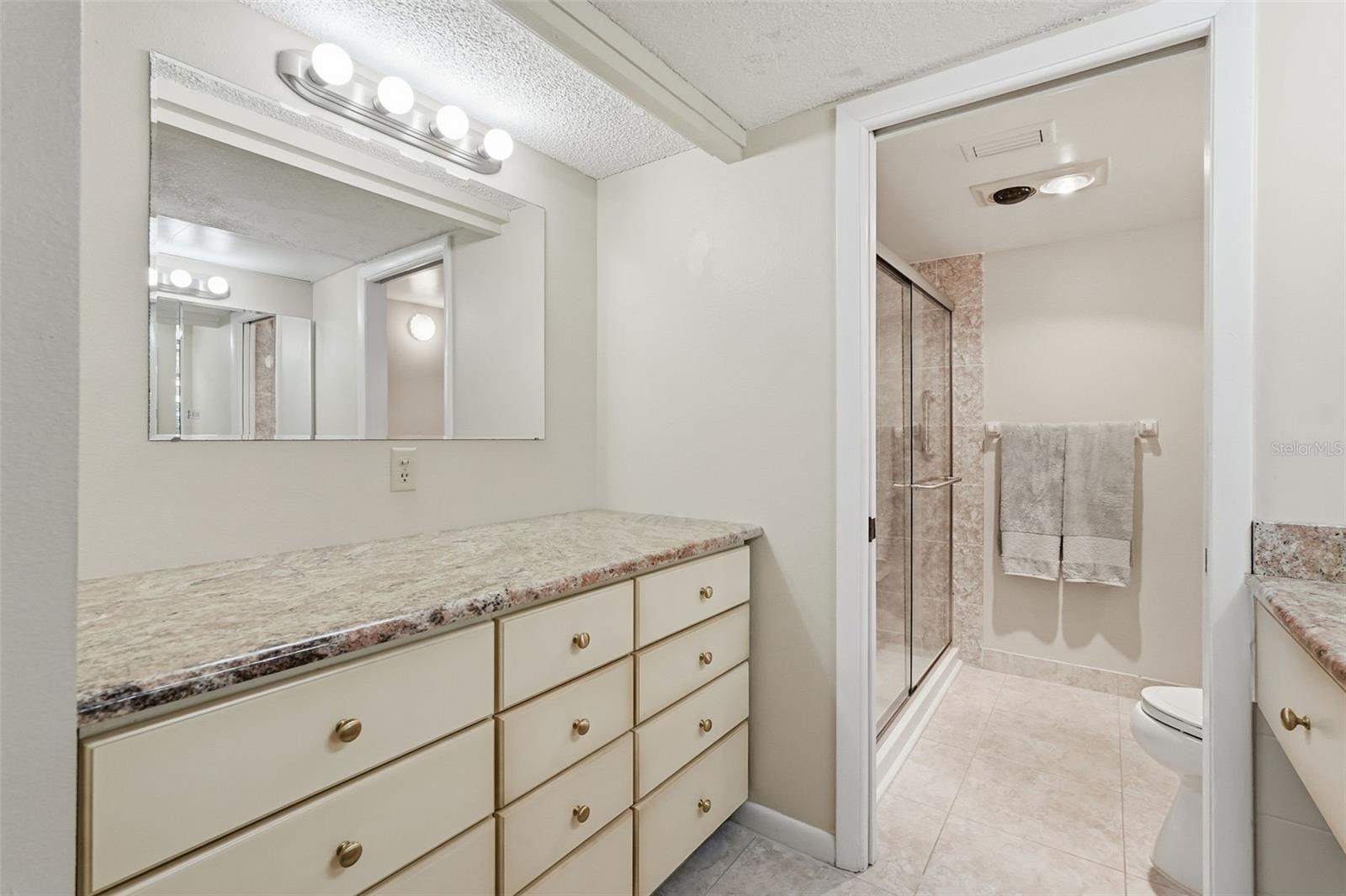 Listing photo id 6 for 1581 Gulf Boulevard 403n