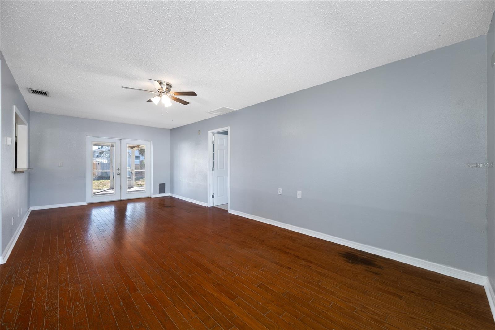 Image 13 of 44 For 218 80th Avenue N