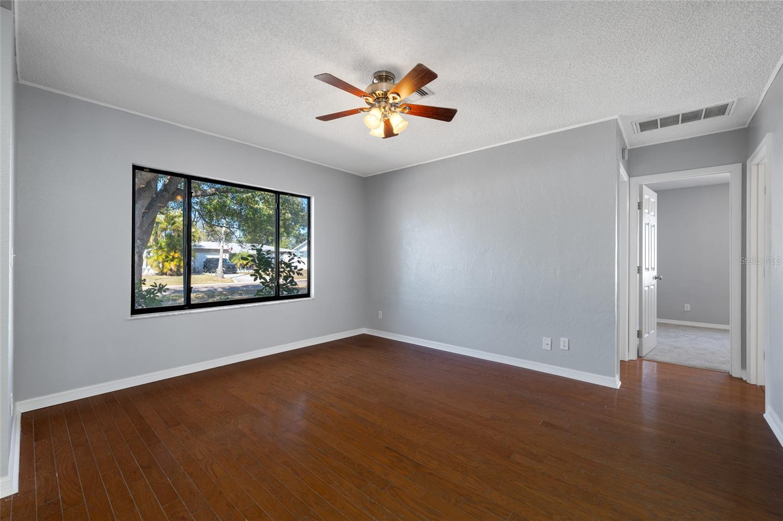 Image 15 of 44 For 218 80th Avenue N