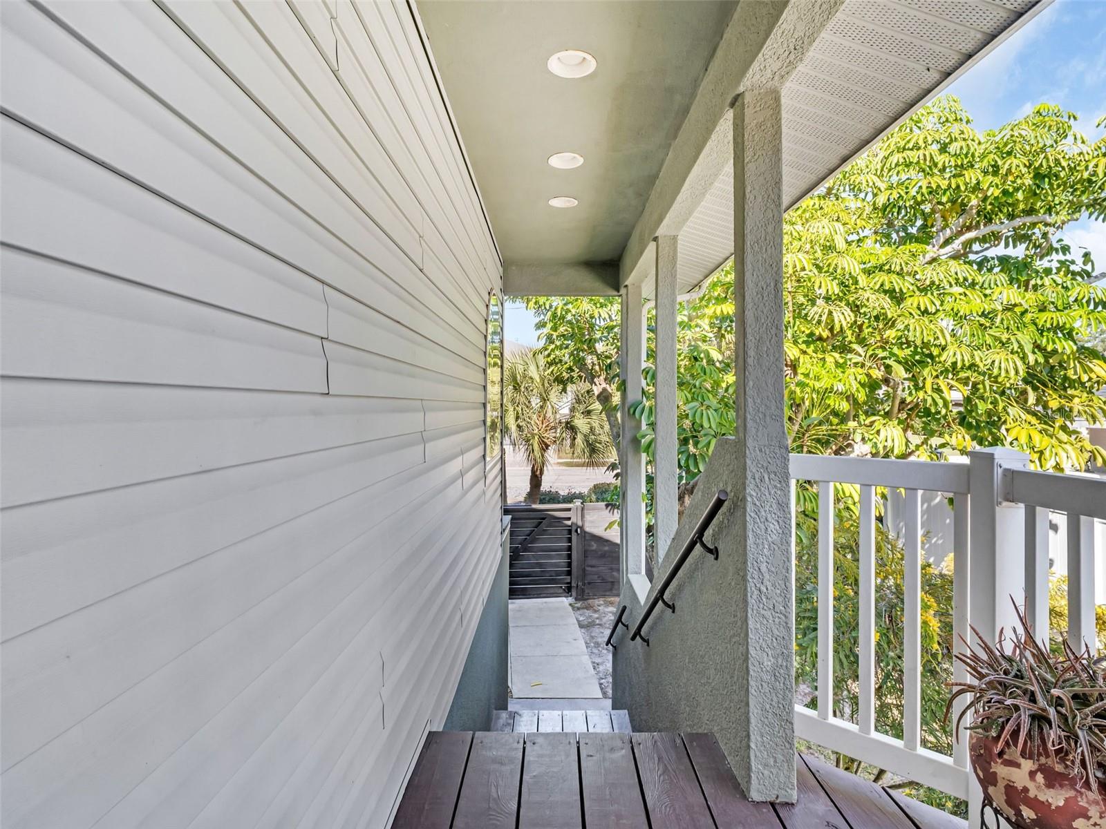 Image 36 of 76 For 1907 Gulf Beach Boulevard