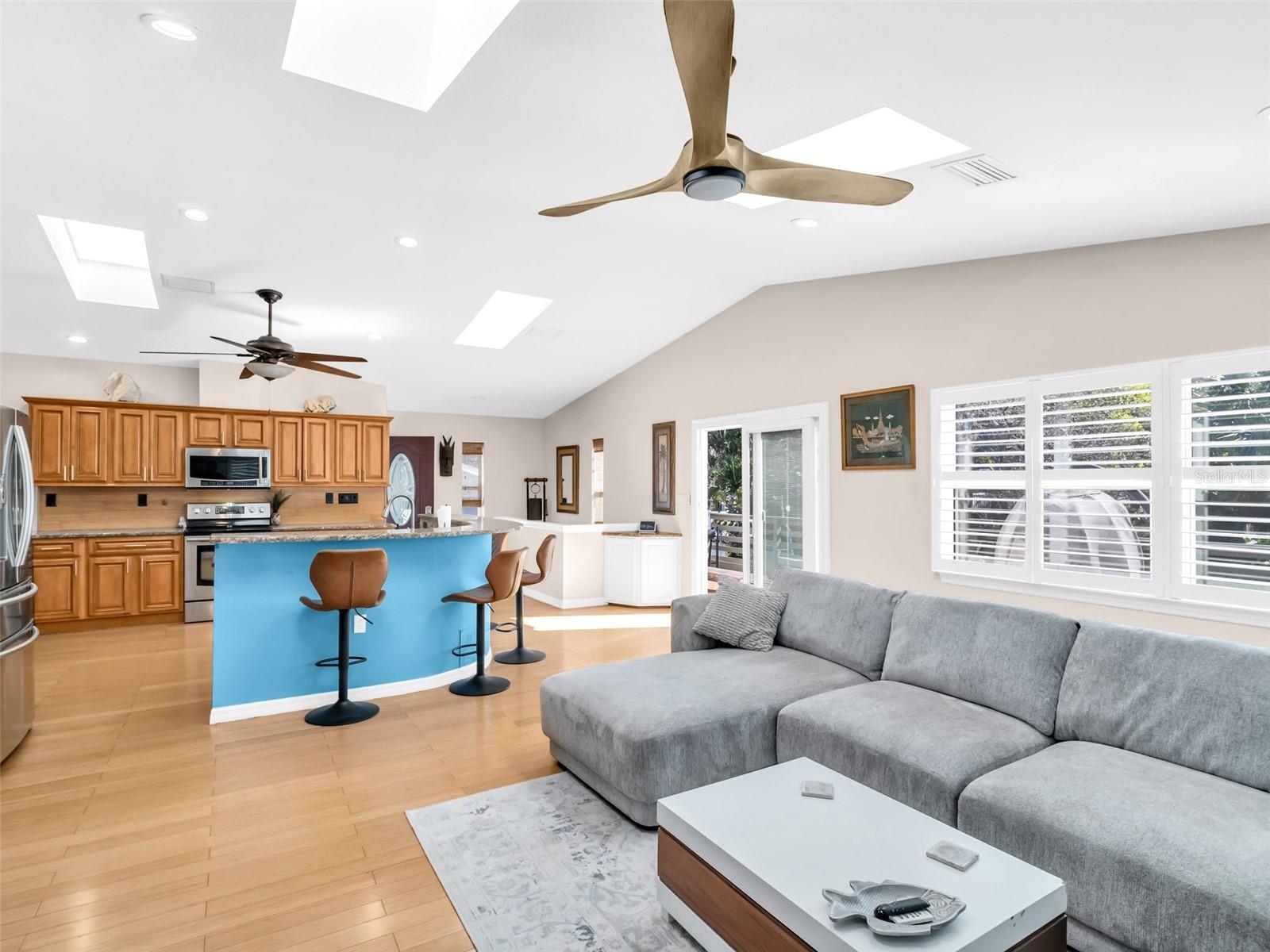 Image 8 of 76 For 1907 Gulf Beach Boulevard