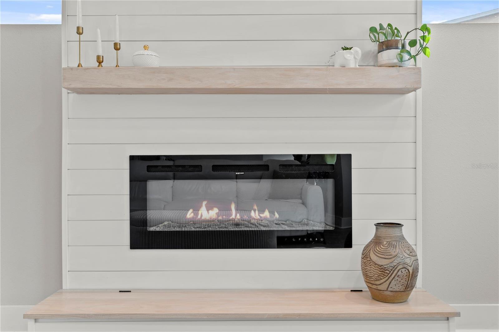 Image 13 of 38 For 2560 12th Terrace N