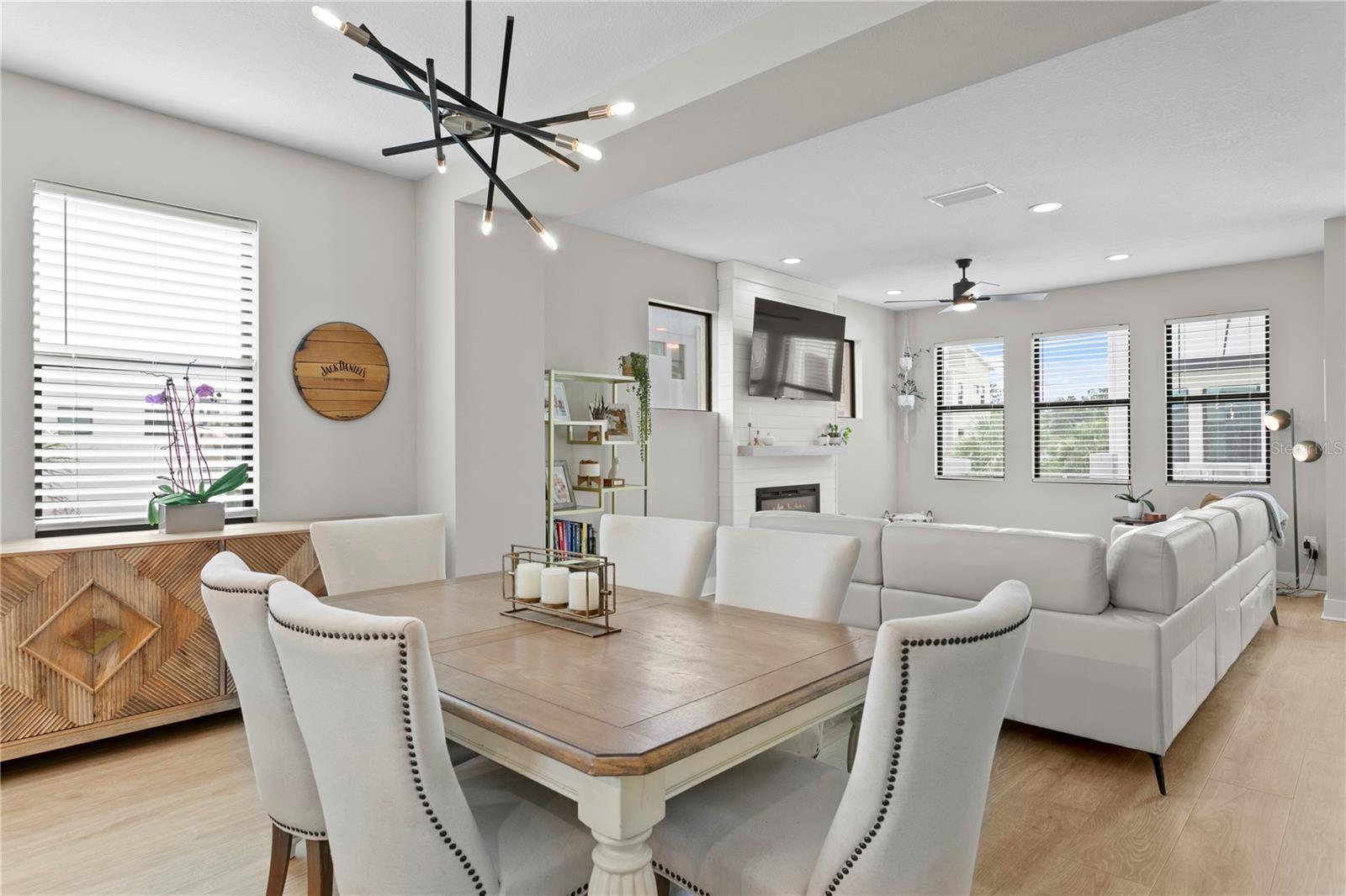 Image 16 of 38 For 2560 12th Terrace N