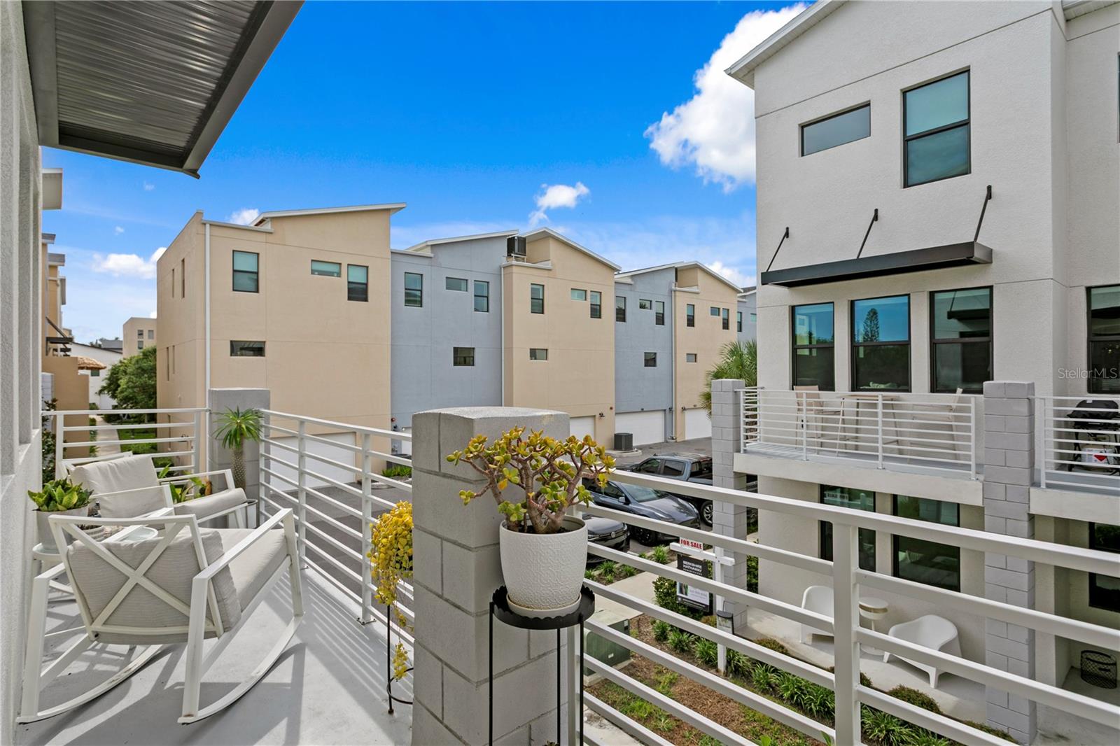 Image 21 of 38 For 2560 12th Terrace N