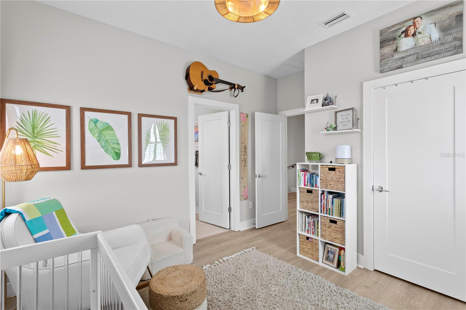 Image 23 of 38 For 2560 12th Terrace N