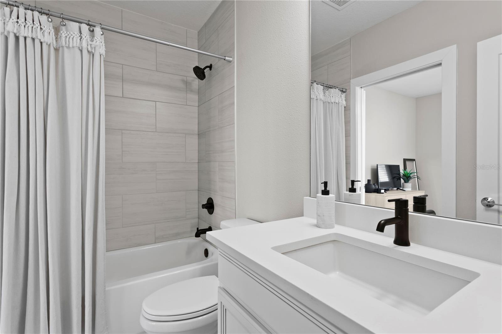 Image 7 of 38 For 2560 12th Terrace N