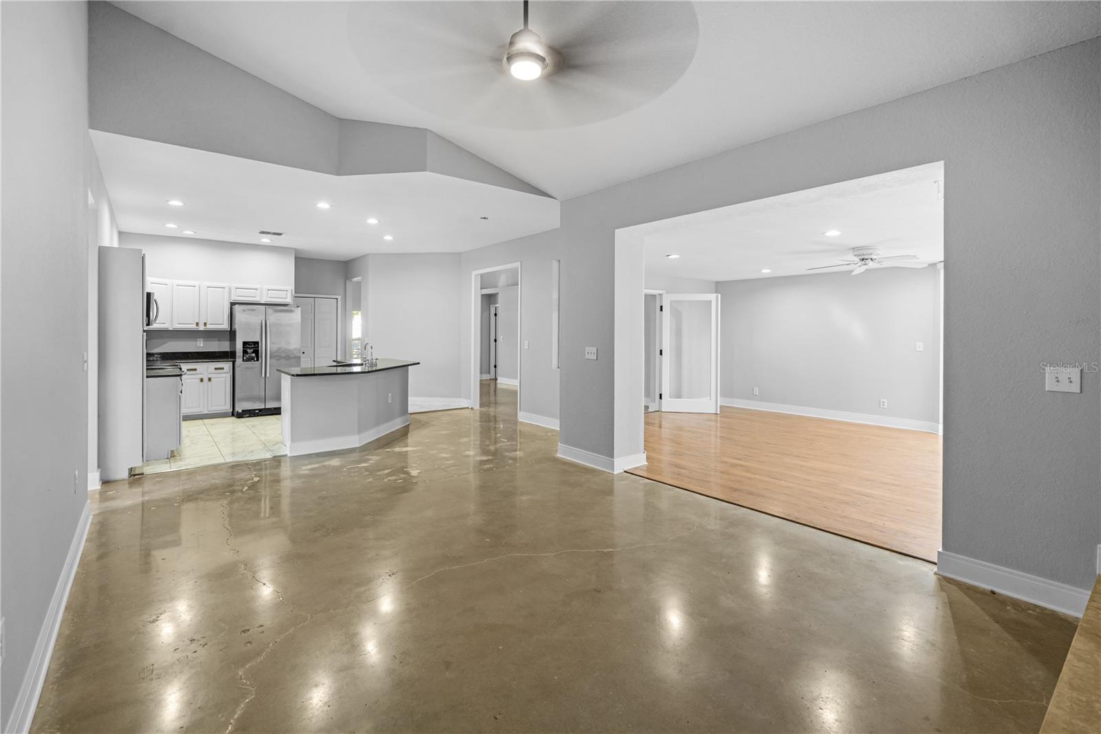 Listing photo id 9 for 3616 Cypress Meadows Road