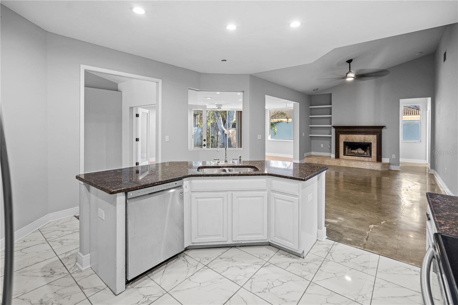 Listing photo id 13 for 3616 Cypress Meadows Road