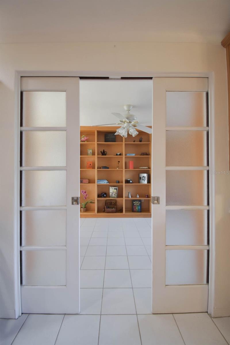 Image 11 of 46 For 5952 52nd Avenue N