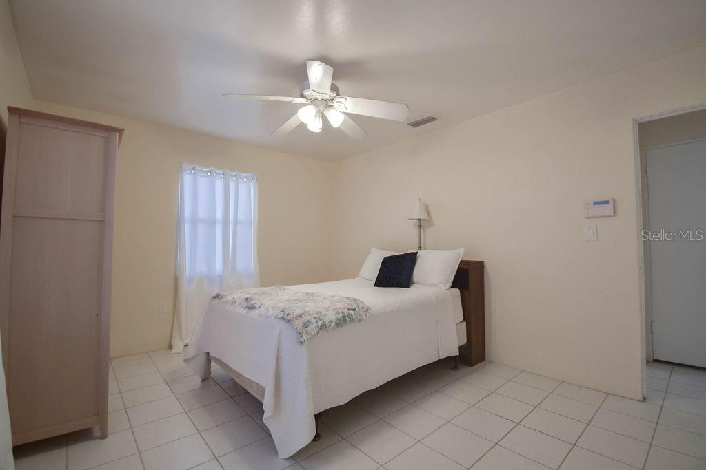 Image 26 of 46 For 5952 52nd Avenue N