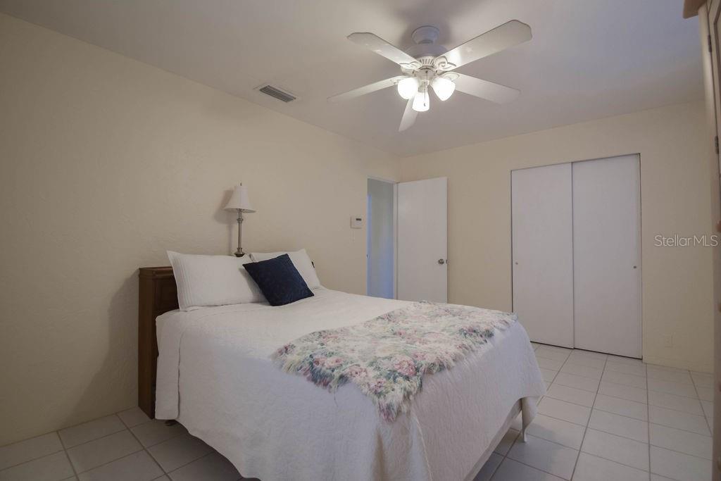 Image 27 of 46 For 5952 52nd Avenue N