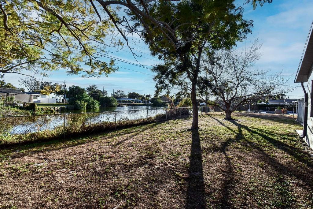 Image 5 of 46 For 5952 52nd Avenue N