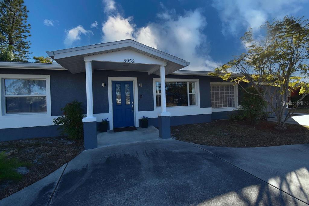 Image 6 of 46 For 5952 52nd Avenue N