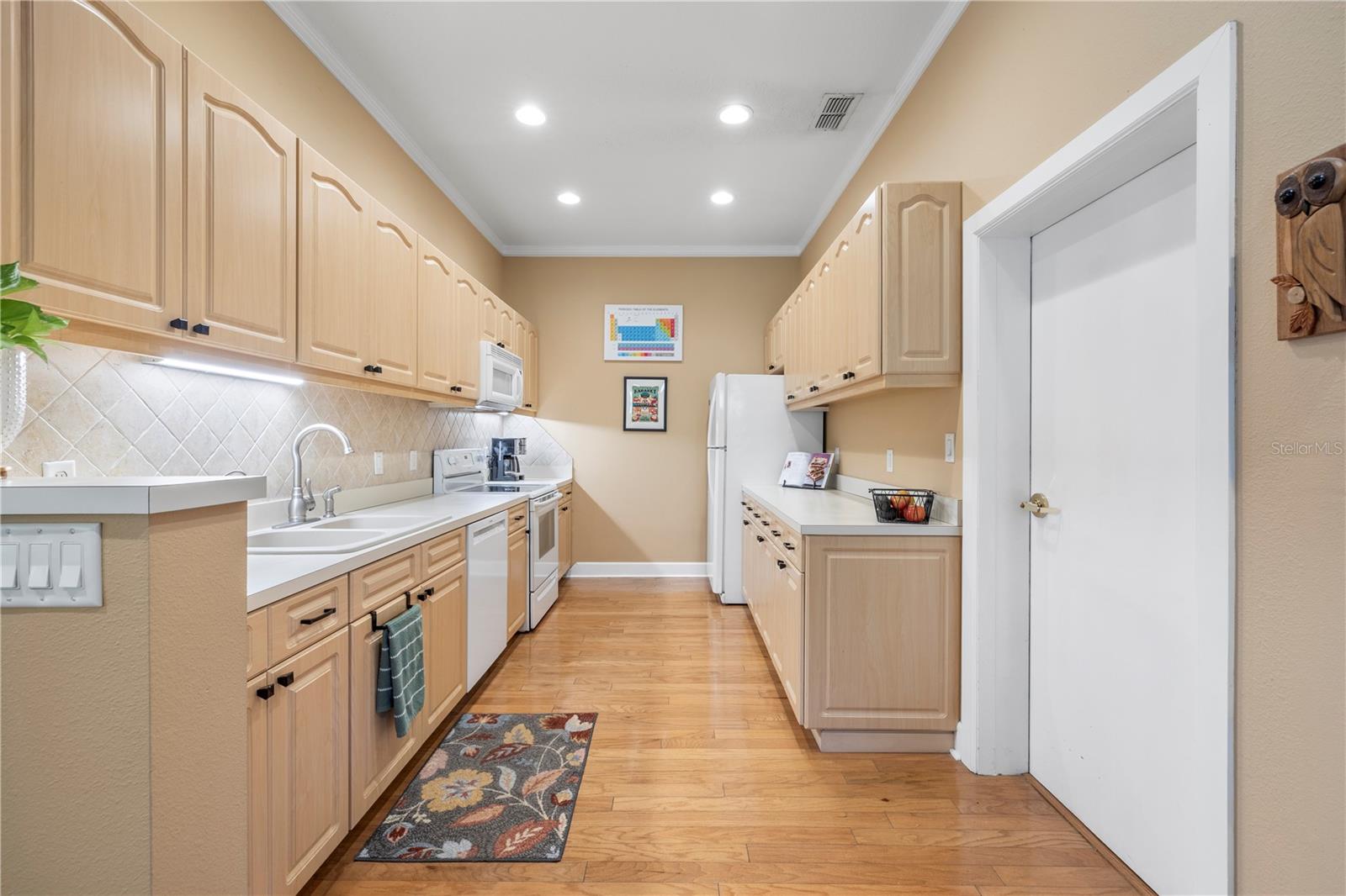 Image 16 of 51 For 11951 Sheldon Road