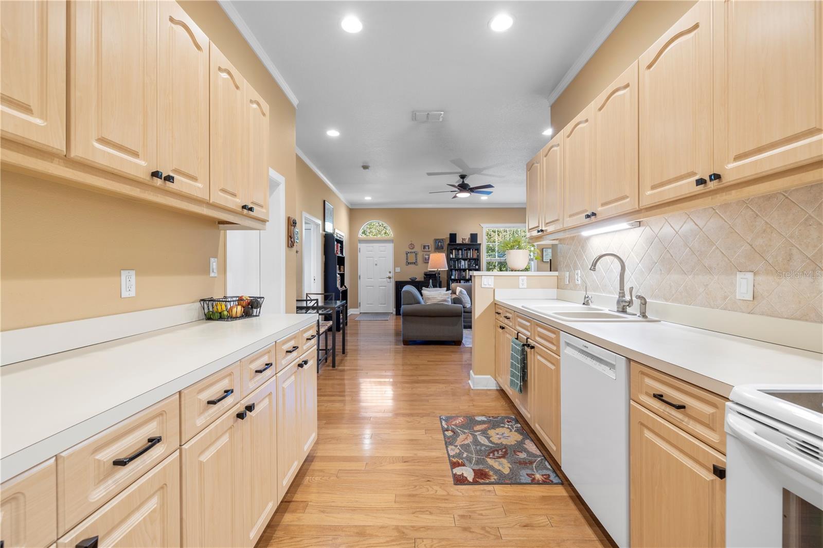 Image 19 of 51 For 11951 Sheldon Road