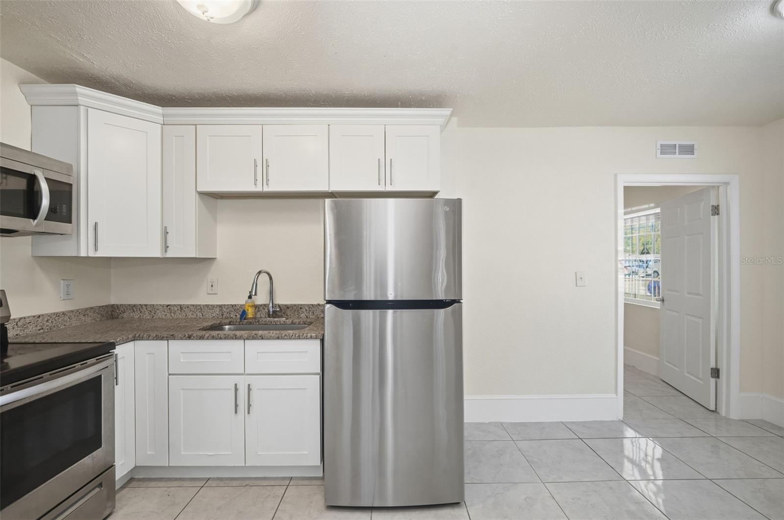 Image 10 of 31 For 1324 Nassau Street