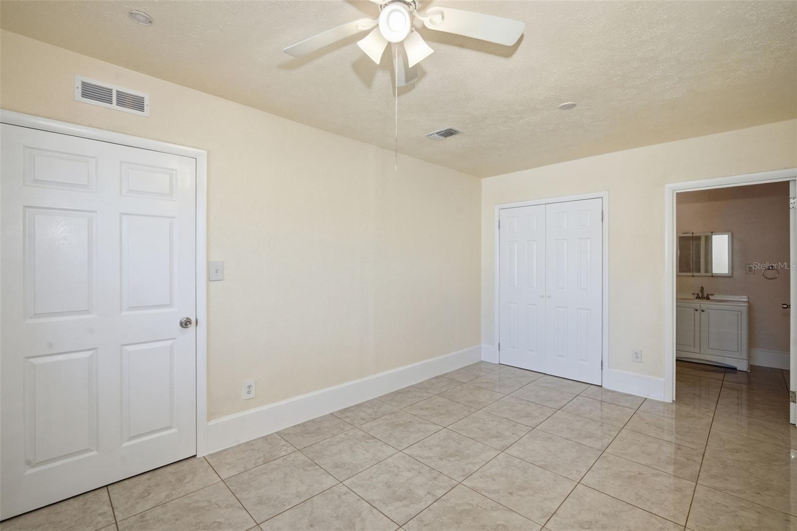 Image 11 of 31 For 1324 Nassau Street