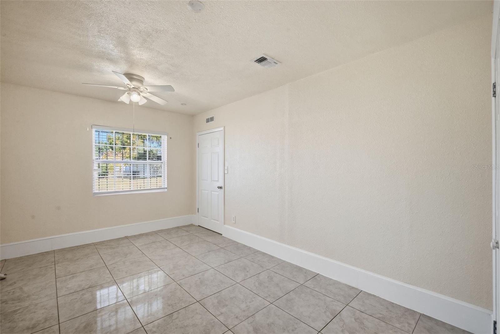 Image 12 of 31 For 1324 Nassau Street