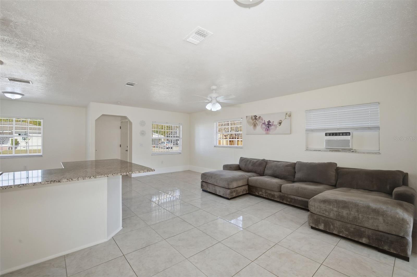 Image 18 of 31 For 1324 Nassau Street