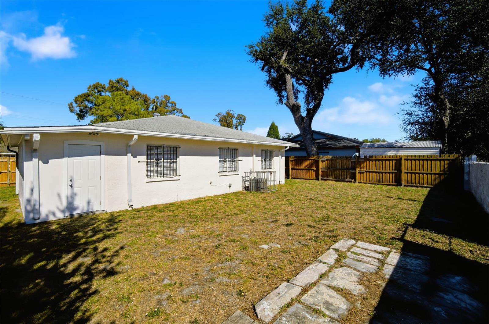 Image 28 of 31 For 1324 Nassau Street