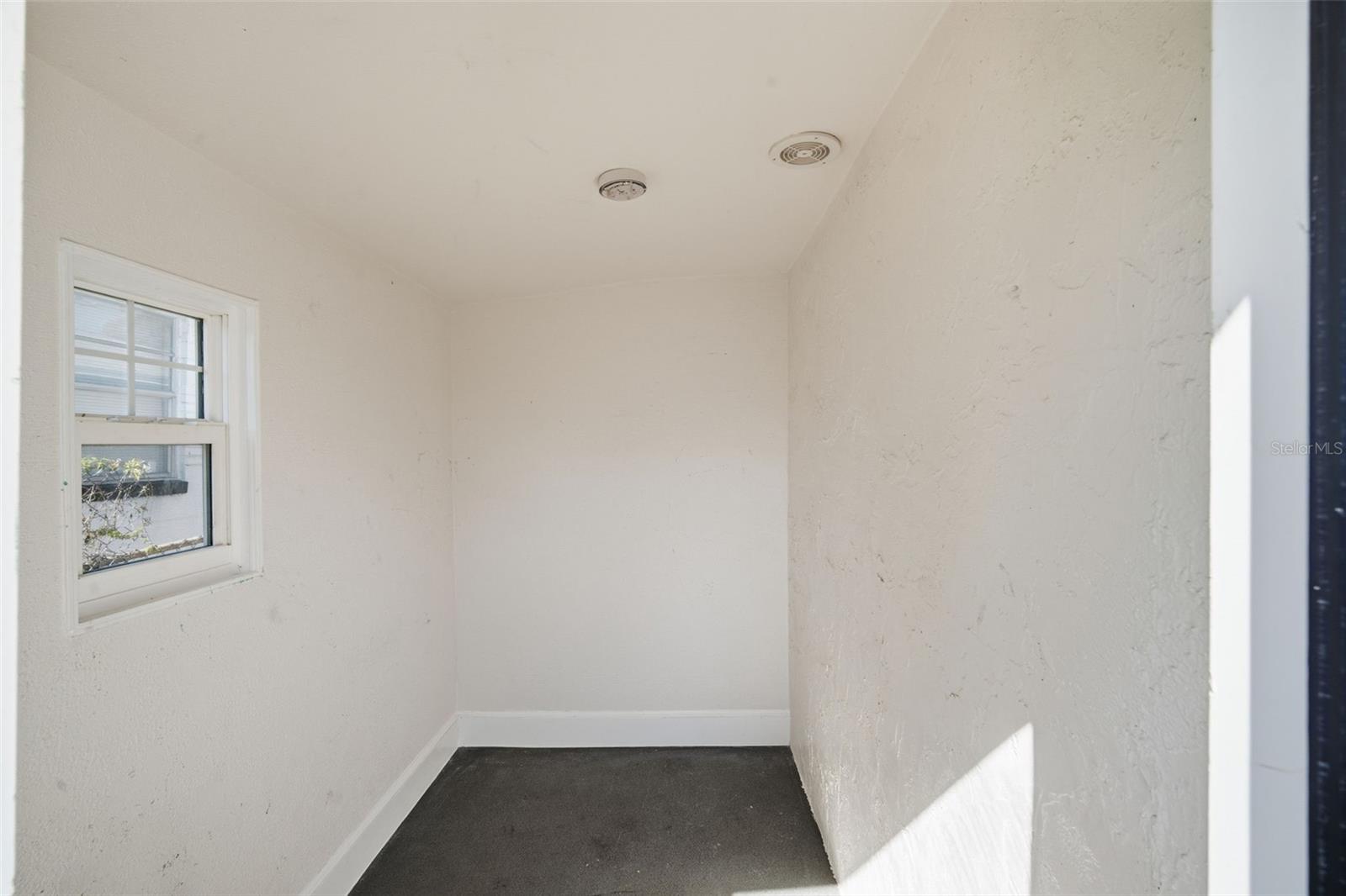 Image 29 of 31 For 1324 Nassau Street