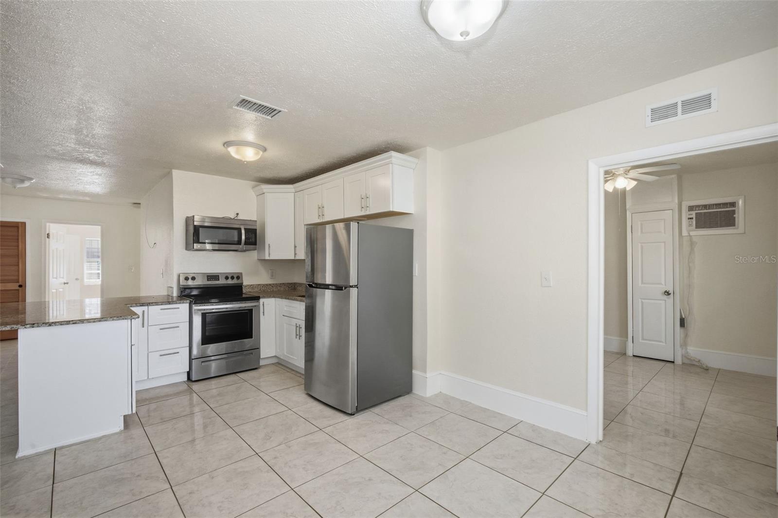 Image 9 of 31 For 1324 Nassau Street