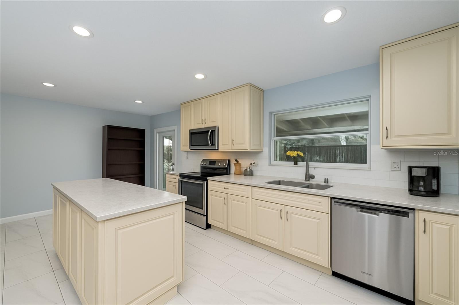 Image 8 of 38 For 4107 Hudson Way